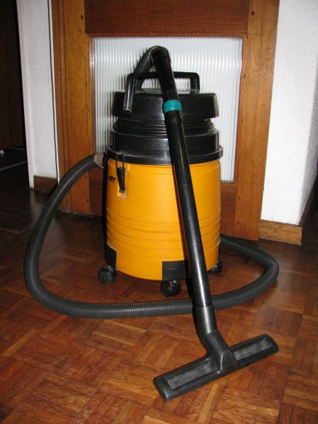 Datei:Staubsauger.JPG